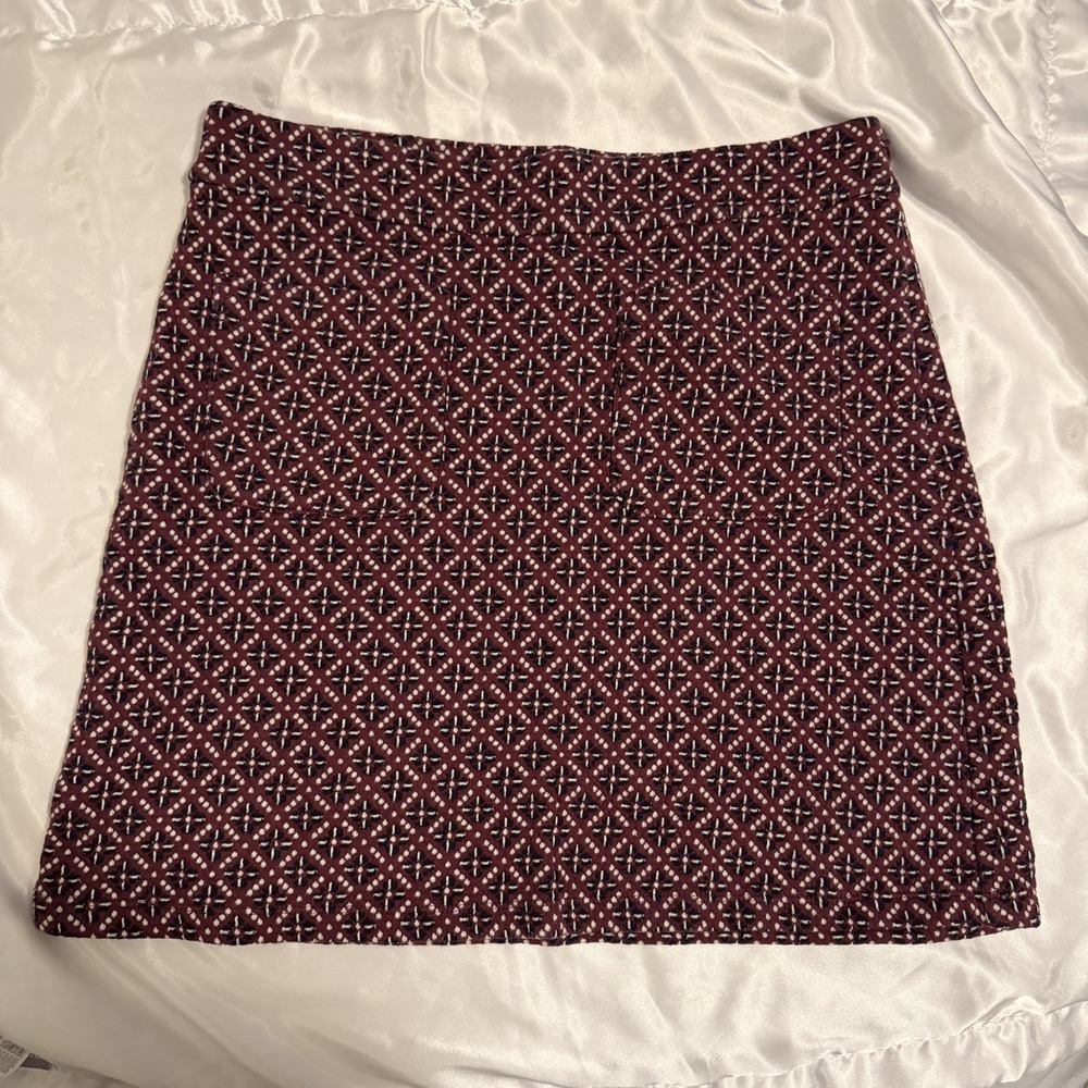 Loft Skirt Sz 8 Burgandy checkered with Pockets